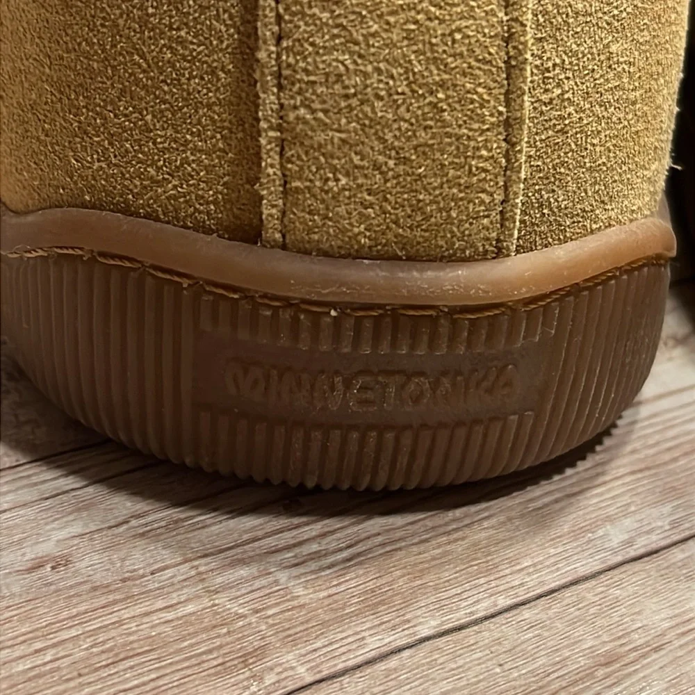 Minnetonka Pile Lined Hard Sole Men's Tan Suede Loafers Slippers 13W